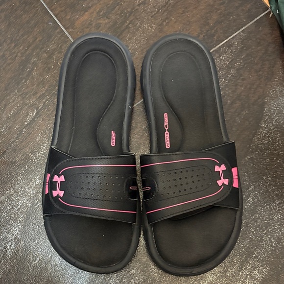 Under Armour Black Slides with Pink Accents - Picture 1 of 3
